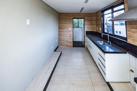 Apartamento à venda com 260m², 4 quartos e 2 vagasCozinha 