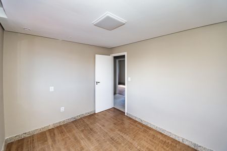 Apartamento à venda com 260m², 4 quartos e 2 vagasQuarto 4
