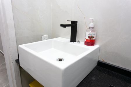 Apartamento à venda com 43m², 2 quartos e sem vaga Apartamento à venda com 43m², 2 quartos e sem vagaBanheiro