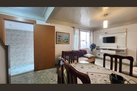 Casa para alugar com 223m², 6 quartos e 2 vagasSala