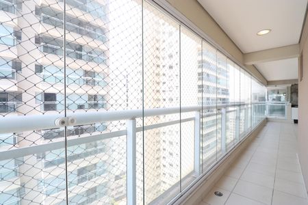 Apartamento à venda com 145m², 4 quartos e 3 vagasVaranda