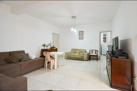 Apartamento à venda com 200m², 4 quartos e 2 vagas Apartamento à venda com 200m², 4 quartos e 2 vagasSala