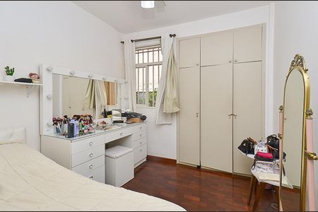 Apartamento à venda com 200m², 4 quartos e 2 vagas Apartamento à venda com 200m², 4 quartos e 2 vagasQuarto 2