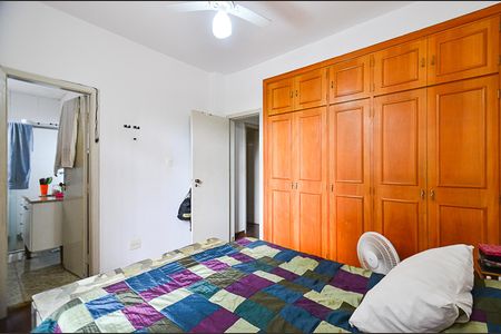 Apartamento à venda com 200m², 4 quartos e 2 vagas Apartamento à venda com 200m², 4 quartos e 2 vagasSuíte