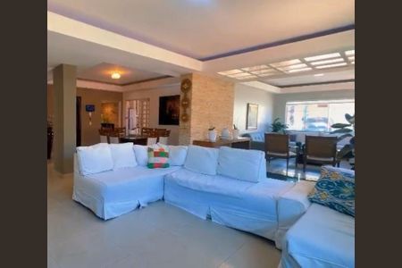 Casa à venda com 500m², 3 quartos e 4 vagas