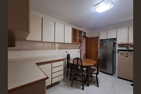 Casa à venda com 195m², 3 quartos e 4 vagas