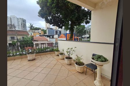 Casa à venda com 195m², 3 quartos e 4 vagas