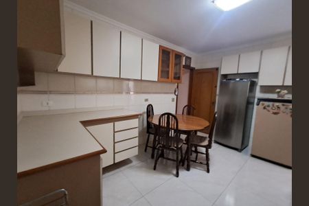 Casa à venda com 195m², 3 quartos e 4 vagas