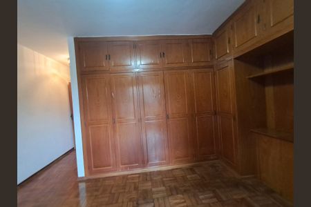 Casa à venda com 195m², 3 quartos e 4 vagas