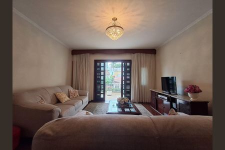 Casa à venda com 195m², 3 quartos e 4 vagas