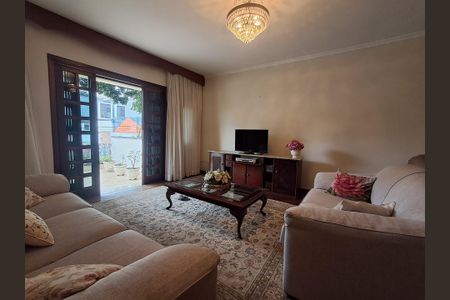 Casa à venda com 195m², 3 quartos e 4 vagas