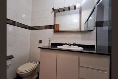 Casa à venda com 195m², 3 quartos e 4 vagas