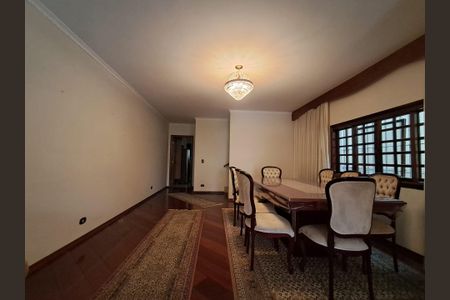 Casa à venda com 195m², 3 quartos e 4 vagas