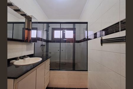 Casa à venda com 195m², 3 quartos e 4 vagas