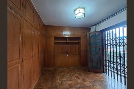 Casa à venda com 195m², 3 quartos e 4 vagas