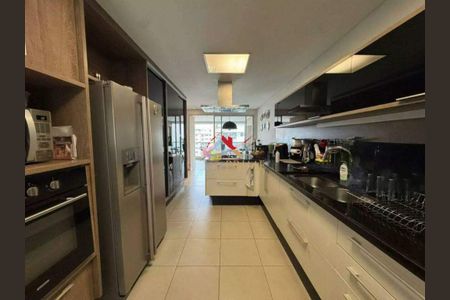 Apartamento à venda com 198m², 3 quartos e 3 vagas