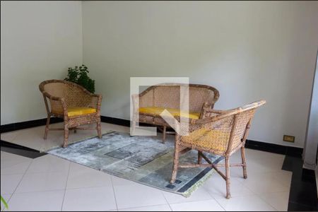 Apartamento à venda com 60m², 2 quartos e 1 vagaHall