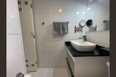 Apartamento à venda com 60m², 2 quartos e 1 vagaBanheiro Social