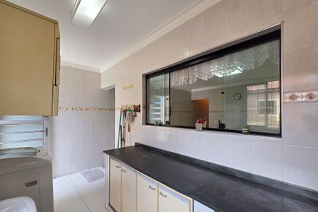 Casa à venda com 212m², 3 quartos e 6 vagasÁrea de Serviço