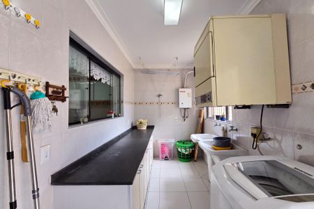 Casa à venda com 212m², 3 quartos e 6 vagasÁrea de Serviço