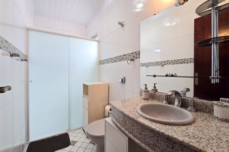 Casa à venda com 212m², 3 quartos e 6 vagasBanheiro - Suíte