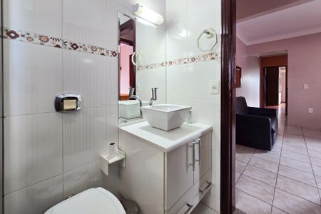 Casa à venda com 212m², 3 quartos e 6 vagasBanheiro Social