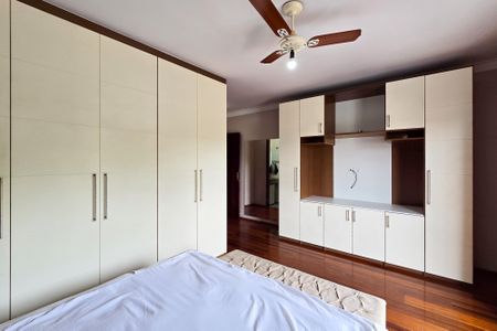 Casa à venda com 212m², 3 quartos e 6 vagasSuíte