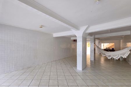 Casa à venda com 212m², 3 quartos e 6 vagasGaragem