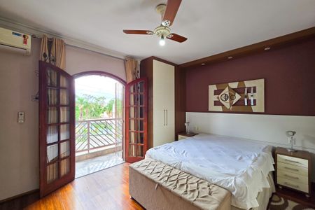 Casa à venda com 212m², 3 quartos e 6 vagasSuíte