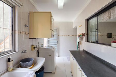 Casa à venda com 212m², 3 quartos e 6 vagasÁrea de Serviço