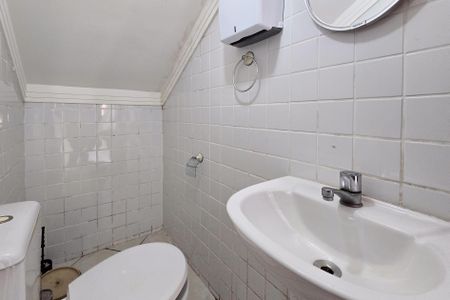 Casa à venda com 212m², 3 quartos e 6 vagasLavabo 2