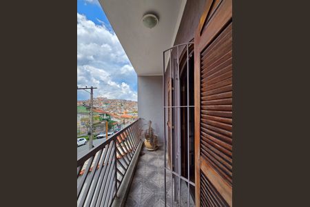 Casa à venda com 212m², 3 quartos e 6 vagasSacada - Suíte 