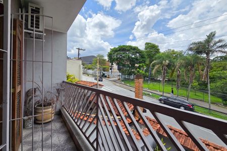 Casa à venda com 212m², 3 quartos e 6 vagasSacada - Suíte 