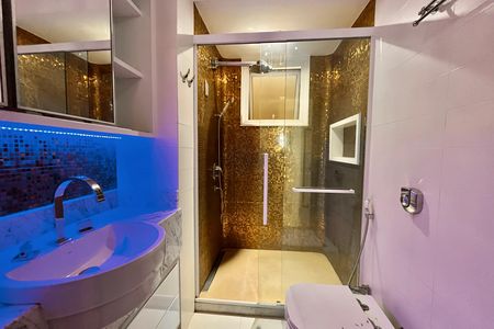 Apartamento para alugar com 153m², 3 quartos e 1 vaga Apartamento para alugar com 153m², 3 quartos e 1 vagaBanheiro da Suíte