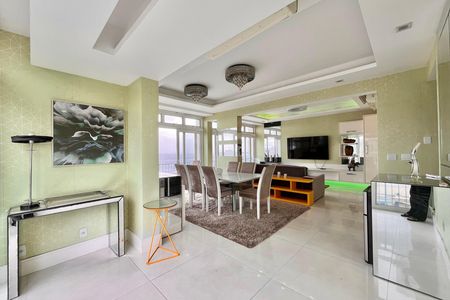 Apartamento para alugar com 153m², 3 quartos e 1 vaga Apartamento para alugar com 153m², 3 quartos e 1 vagaSala