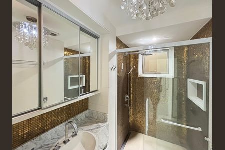 Apartamento para alugar com 153m², 3 quartos e 1 vaga Apartamento para alugar com 153m², 3 quartos e 1 vagaBanheiro da Suíte