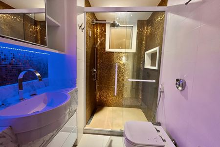 Apartamento para alugar com 153m², 3 quartos e 1 vaga Apartamento para alugar com 153m², 3 quartos e 1 vagaBanheiro da Suíte