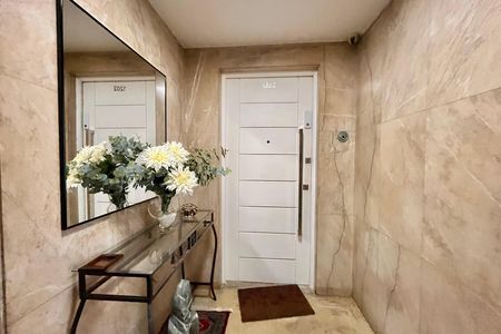 Apartamento para alugar com 153m², 3 quartos e 1 vaga Apartamento para alugar com 153m², 3 quartos e 1 vagaHall de entrada