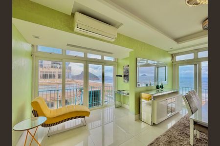 Apartamento para alugar com 153m², 3 quartos e 1 vaga Apartamento para alugar com 153m², 3 quartos e 1 vagaSala