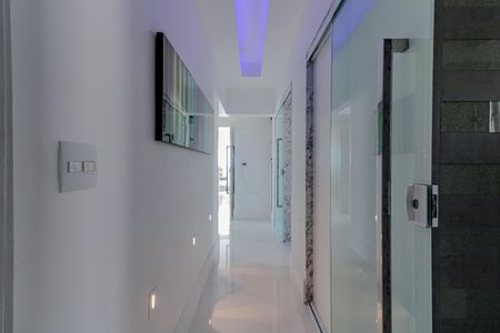 Corredor  de apartamento para alugar com 3 quartos, 153m² em Copacabana, Rio de Janeiro