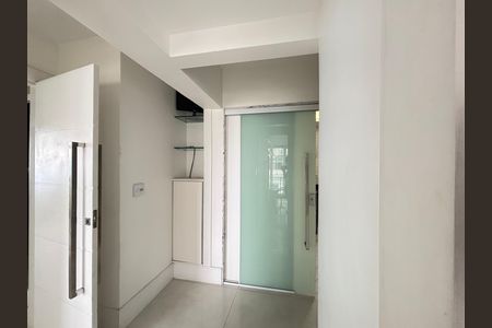 Apartamento para alugar com 153m², 3 quartos e 1 vaga Apartamento para alugar com 153m², 3 quartos e 1 vagaCorredor