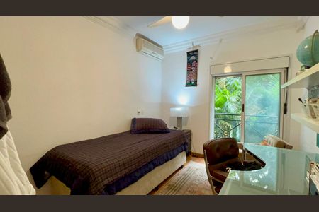 Apartamento à venda com 133m², 3 quartos e 3 vagas Apartamento à venda com 133m², 3 quartos e 3 vagasQuarto 1