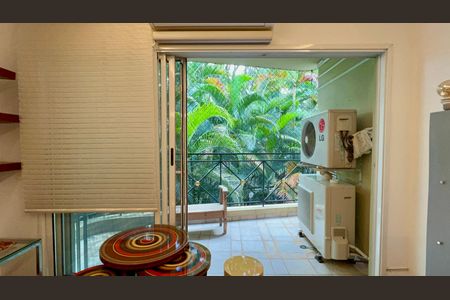 Apartamento à venda com 133m², 3 quartos e 3 vagas Apartamento à venda com 133m², 3 quartos e 3 vagasVaranda