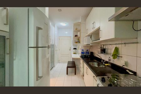 Apartamento à venda com 133m², 3 quartos e 3 vagas Apartamento à venda com 133m², 3 quartos e 3 vagasCozinha