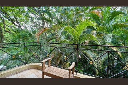 Apartamento à venda com 133m², 3 quartos e 3 vagas Apartamento à venda com 133m², 3 quartos e 3 vagasVaranda