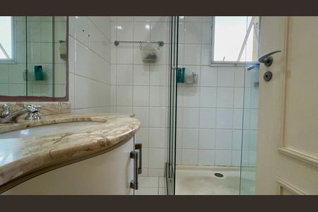 Apartamento à venda com 133m², 3 quartos e 3 vagas Apartamento à venda com 133m², 3 quartos e 3 vagasBanheiro
