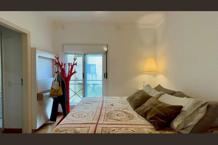 Apartamento à venda com 133m², 3 quartos e 3 vagas Apartamento à venda com 133m², 3 quartos e 3 vagasSuite