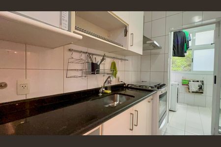 Apartamento à venda com 133m², 3 quartos e 3 vagas Apartamento à venda com 133m², 3 quartos e 3 vagasCozinha