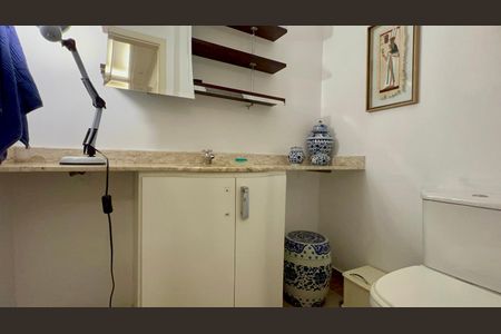 Apartamento à venda com 133m², 3 quartos e 3 vagas Apartamento à venda com 133m², 3 quartos e 3 vagasLavabo