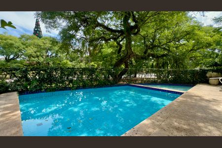 Apartamento à venda com 133m², 3 quartos e 3 vagas Apartamento à venda com 133m², 3 quartos e 3 vagasPiscina